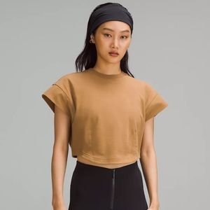 Lululemon cropped t-shirt (S)